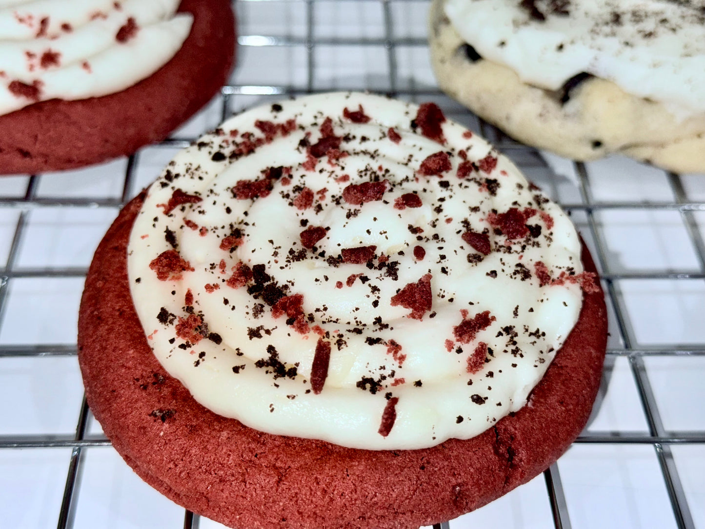Red velvet cookies & cream